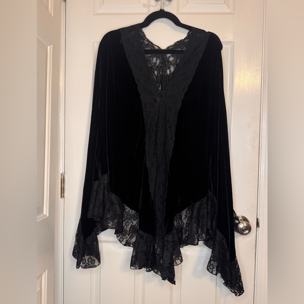 Elegant Black Lace Poncho